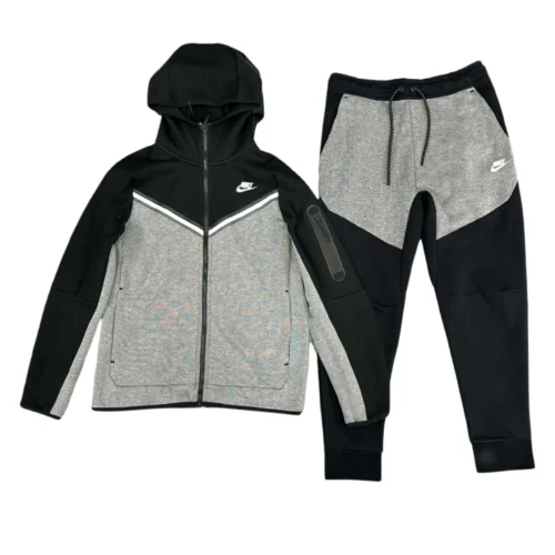 conjunto-nike-tech-fleece-negro-gris-algodon-real.webp Conjunto NIKE TECH Fleece «Negro Gris» Algodón Real