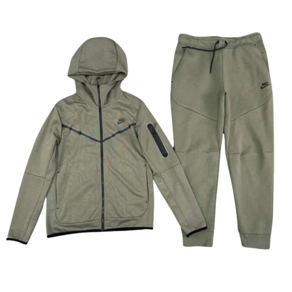 conjunto-nike-tech-fleece-verde-algodon-real.webp Conjunto NIKE TECH FLEECE «Verde» Algodón Real