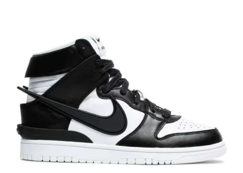 sb-dunk-high-ambush-black.webp SB DUNK HIGH AMBUSH ‘BLACK’