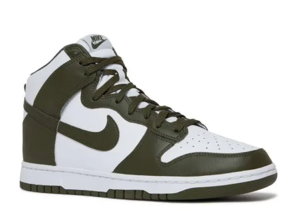 sb-dunk-high-khaki-green-1.webp SB DUNK HIGH ‘KHAKI GREEN’