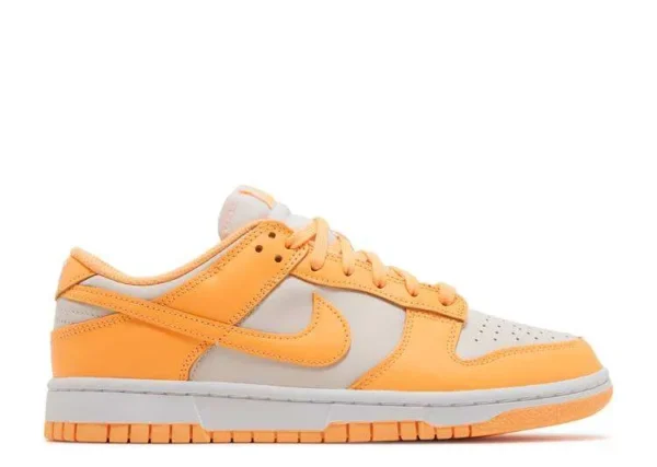 sb-dunk-low-peach-cream.webp SB DUNK LOW ‘PEACH CREAM’