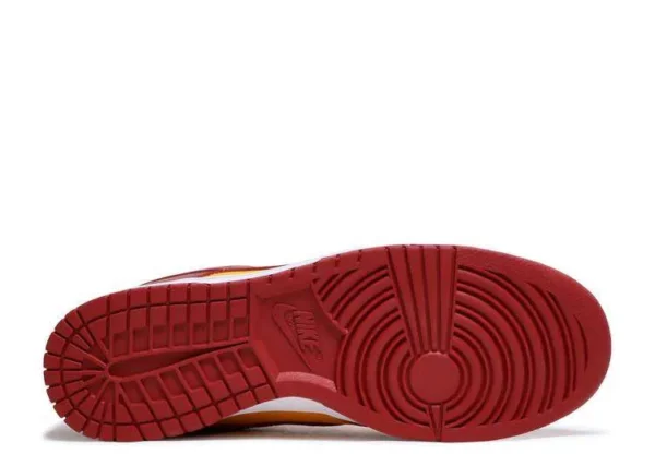 sb-dunk-low-usc-3.webp SB DUNK LOW ‘USC’