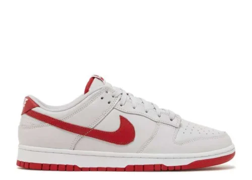 sb-dunk-low-vast-grey-varsity-red.webp SB DUNK LOW ‘VAST GREY VARSITY RED’
