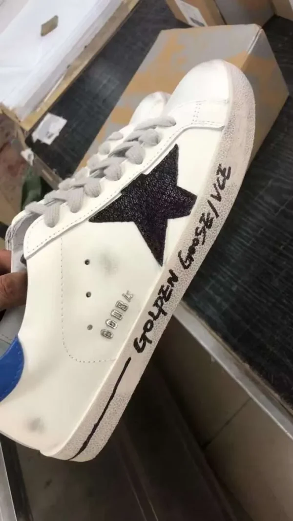 sneakers-golden-125.webp SNEAKERS GOLDEN