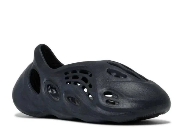 YEEZY FOAM RUNNER ‘MINERAL BLUE’