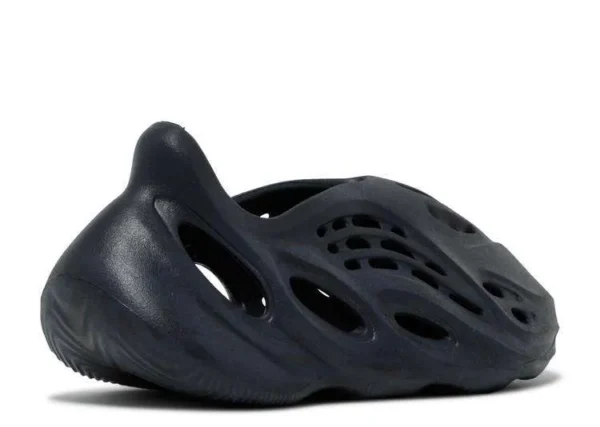 YEEZY FOAM RUNNER ‘MINERAL BLUE’