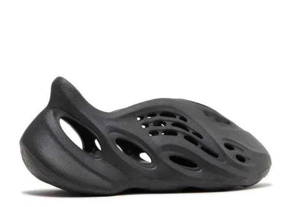 YEEZY FOAM RUNNER ‘ONYX’